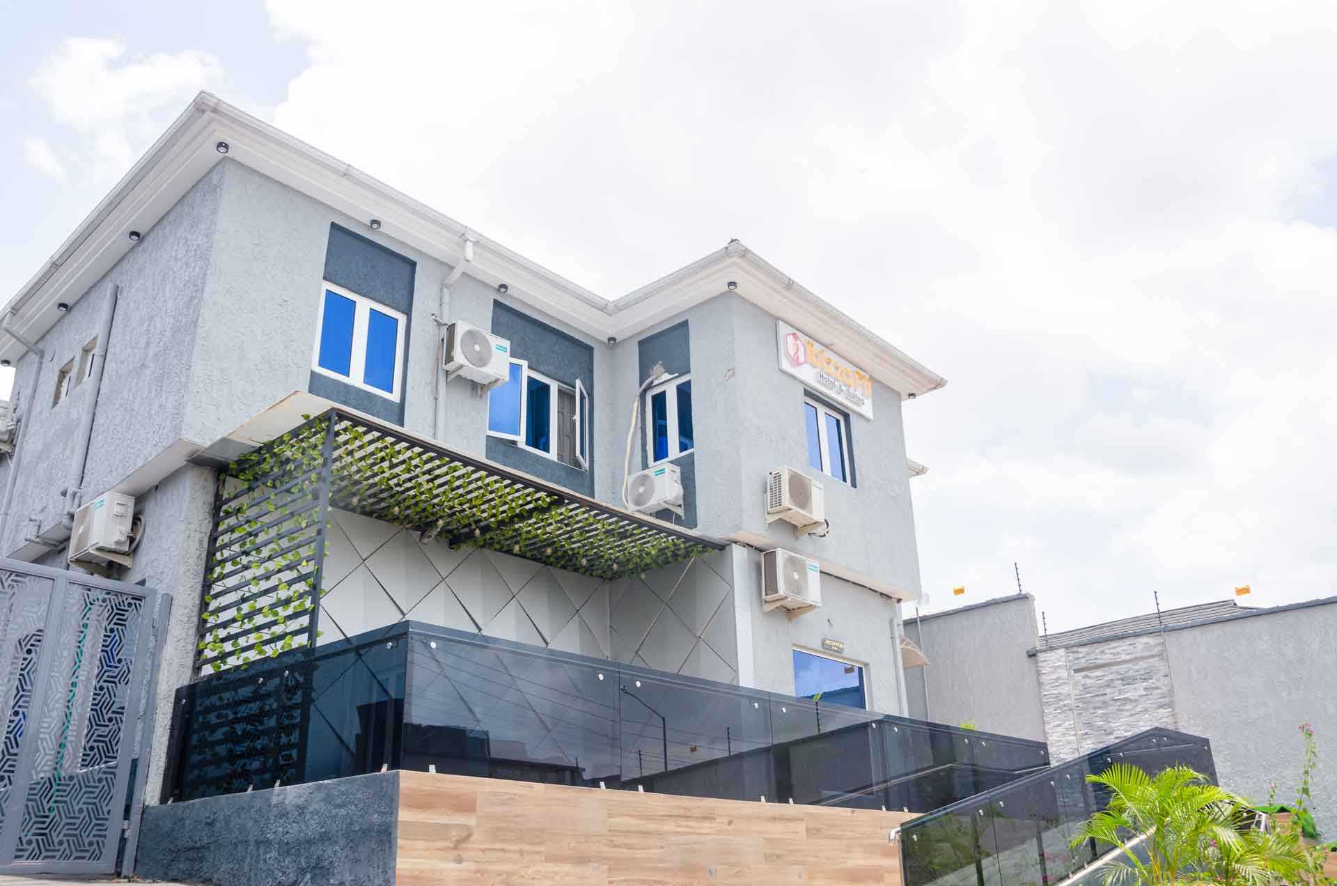 Welcome to our newly built hotel located in Ikotun, Lagos. Strategically situated in a conspicuous spot in the area, we are easily accessible to guests. Ibizza Pit hotel is designed with modern facilities to ensure a comfortable stay for all our guests.